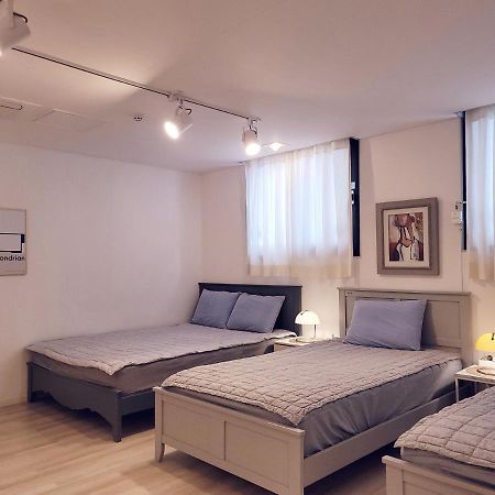 Picasso Guesthouse มกโพ ภายนอก รูปภาพ