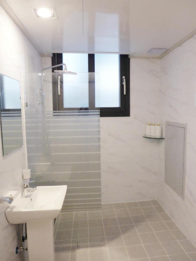 Picasso Guesthouse มกโพ ภายนอก รูปภาพ