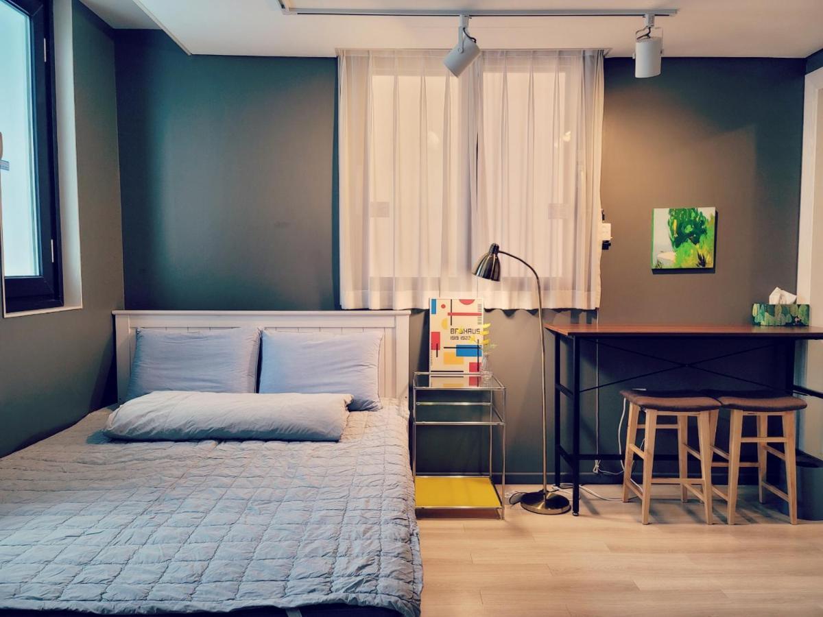 Picasso Guesthouse มกโพ ภายนอก รูปภาพ