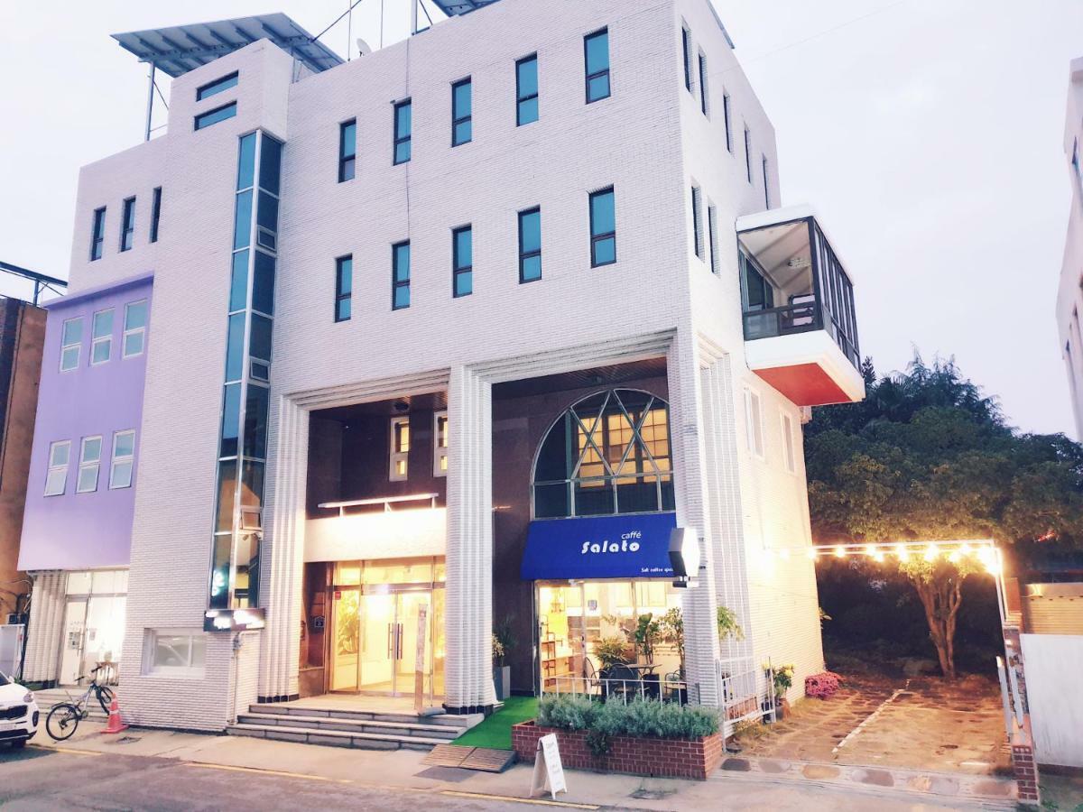 Picasso Guesthouse มกโพ ภายนอก รูปภาพ